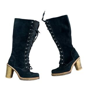 Lace up, Shearling lined vintage inspired UGGs size 5